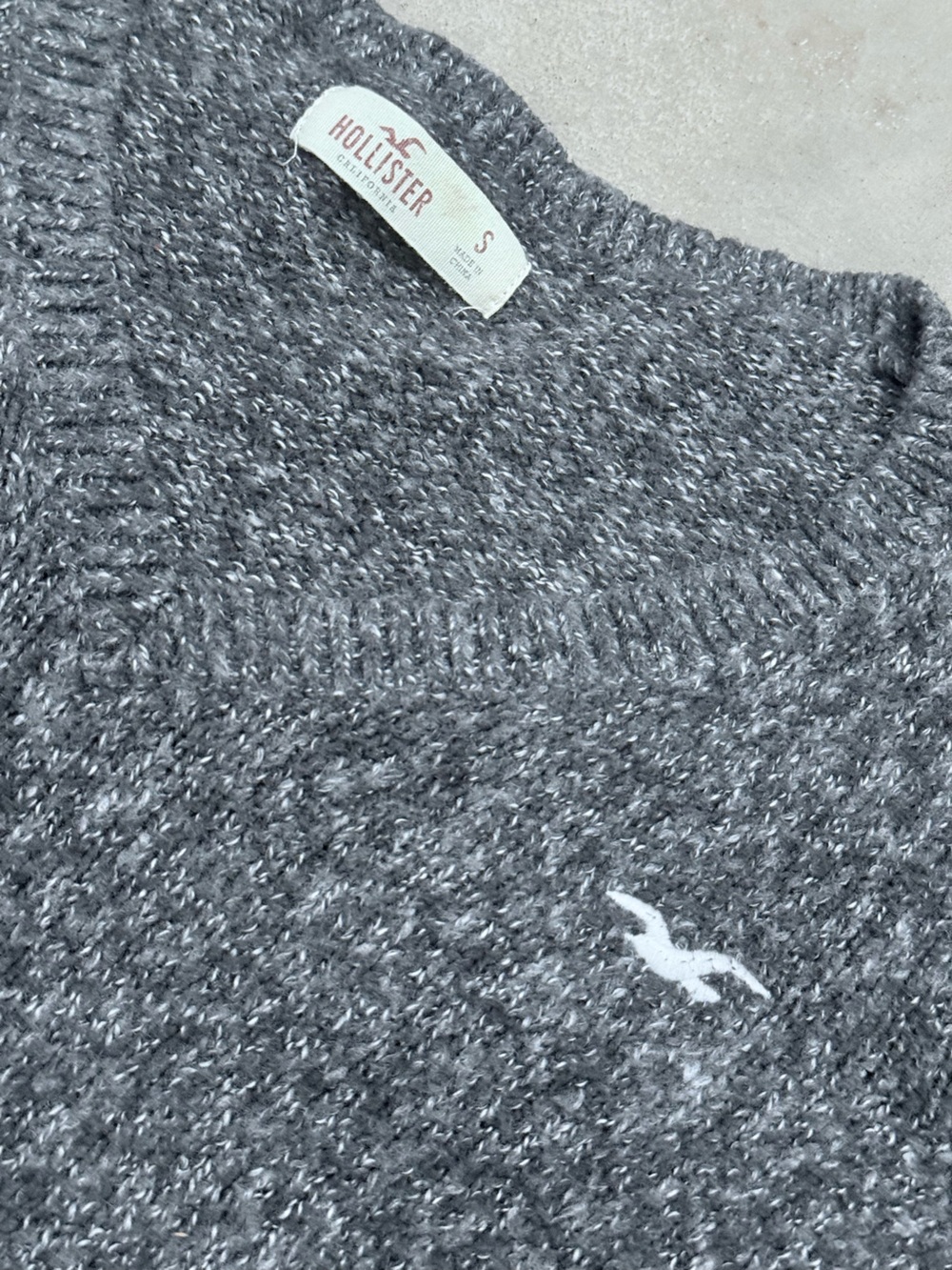 Hollister Women's Charcoal Heather V-Neck Sweater - Picture 2 of 4